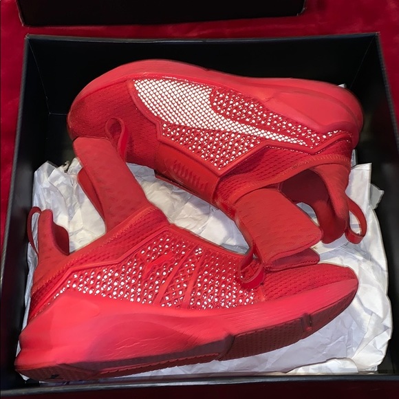 red puma basketball shoes